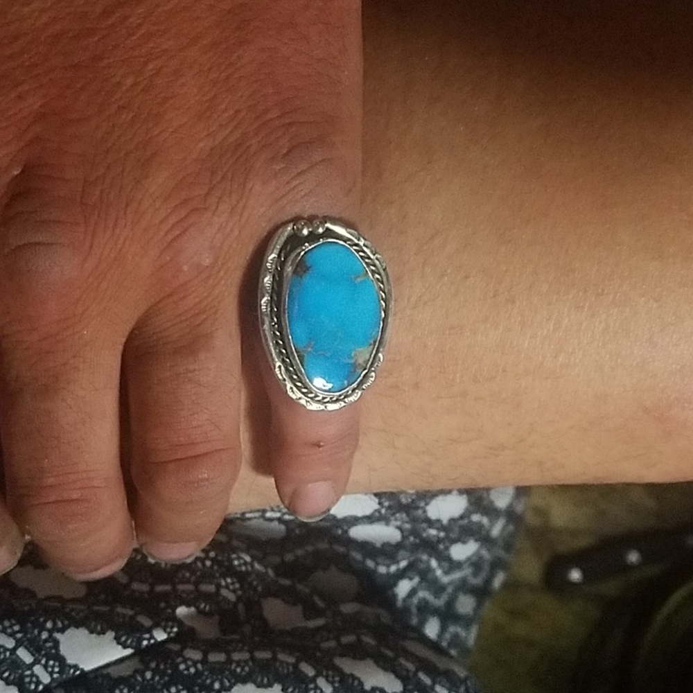 Beautiful sterling silver ring with turquoise ston